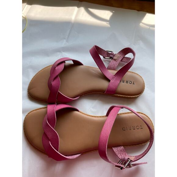 Torrid Ankle Strap Braided Sandal flat pink solid buckle vegan leather 10WW - Picture 5 of 6